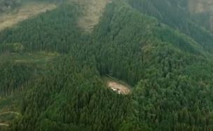 <span class="title">ポツンと一軒家を振り返る　徳島県のグラウンドゴルフ場</span>